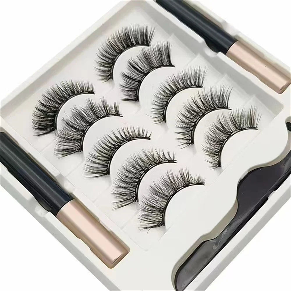 Magnetic lashes and eyeliner kit