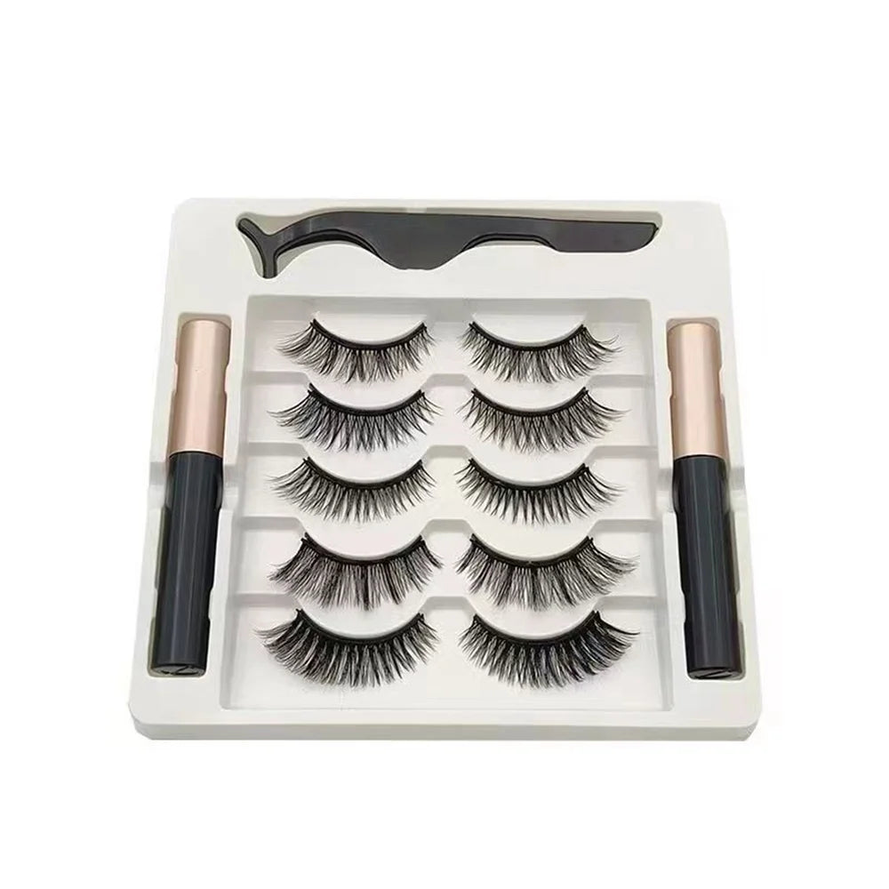 Magnetic eyeliner application